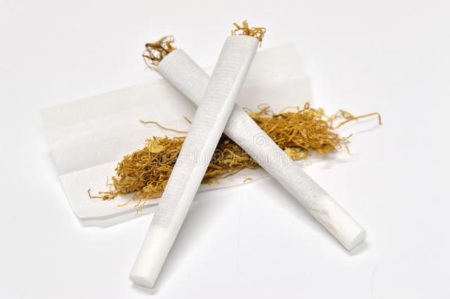 hand-rolled-cigarette-28896560